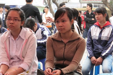 Năm 2011, Hà Nội dành 301 tỷ đồng cho HS, SV vay vốn học tập