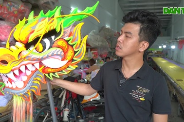 Xưởng sản xuất đầu rồng tất bật dịp cận Tết