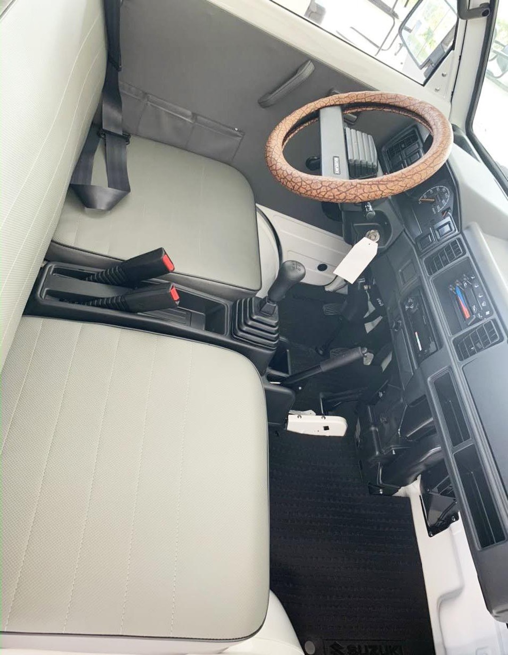 Suzuki Carry: Kẻ vận chuyển tài ba của doanh nghiệp - 5 Suzuki Carry: Kẻ vận chuyển tài ba của doanh nghiệp - 5