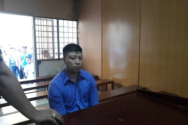 Mất mạng vì ném mắm tôm vào nhà con nợ