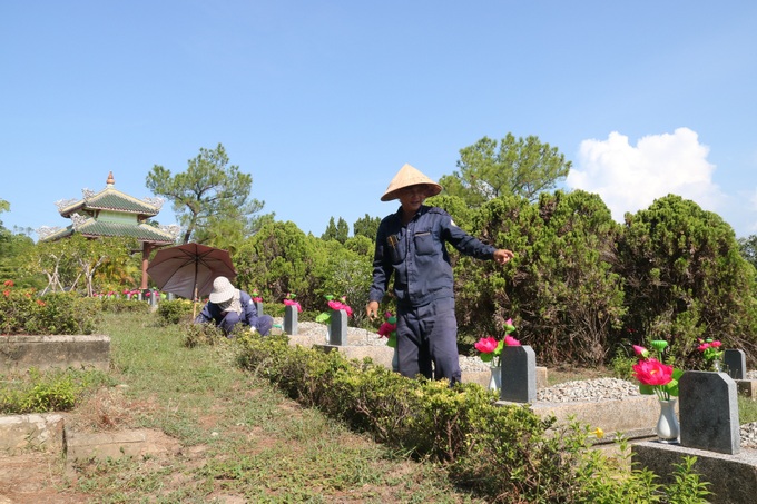 Những người quản trang thầm lặng - Ảnh 3.