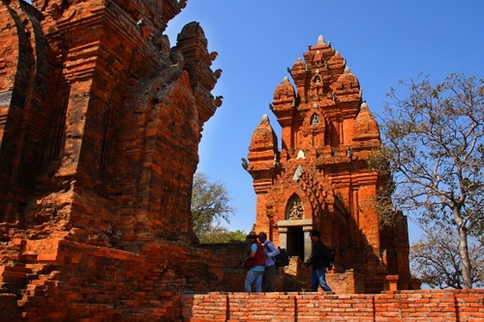Một góc khu vực tháp Po Klong.