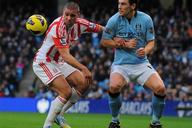 Stoke - Man City: Tiến đánh "pháo đài" Britannia