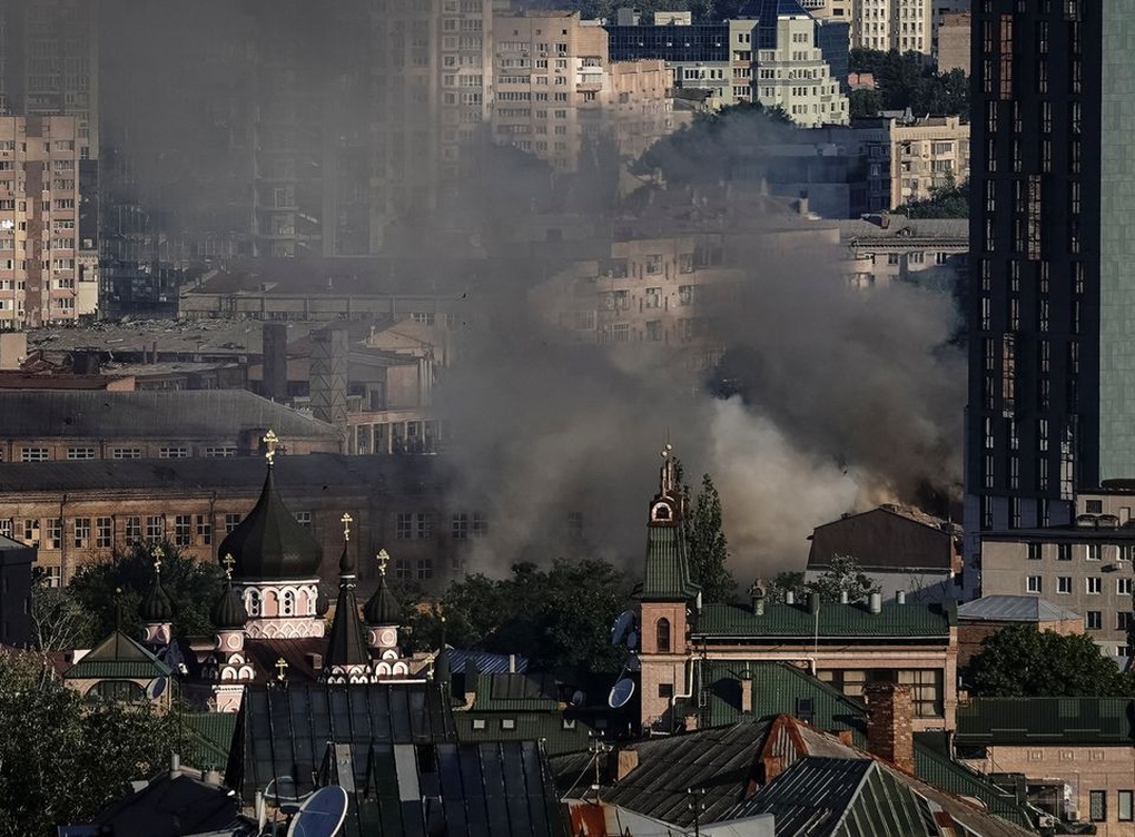 Nổ lớn ở Kiev, Ukraine hối thúc người dân sơ tán khẩn cấp - 1 Nổ lớn ở Kiev, Ukraine hối thúc người dân sơ tán khẩn cấp - 1
