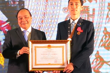 Từ cậu bé nghiện game online đến danh hiệu đại sứ kỹ năng nghề