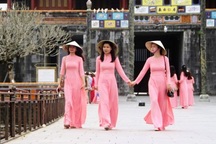 Mặc áo dài truyền thống tham quan dịp 8/3 được miễn vé