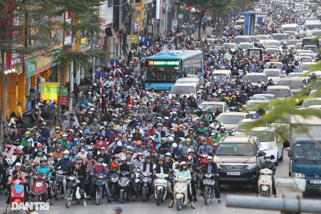 So sánh giao thông ở Hà Nội đông - vắng khác biệt khi giãn cách xã hội - 21 So sánh giao thông ở Hà Nội đông - vắng khác biệt khi giãn cách xã hội - 21