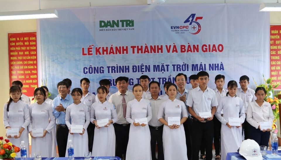Tặng hệ thống điện mặt trời, giúp trường học chủ động nguồn năng lượng điện - 9