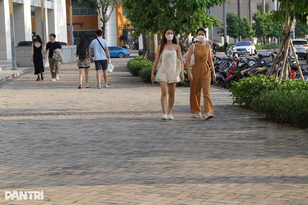 Lo lắng cho vỉa hè dưới trời mưa nắng - 2 Lo lắng cho vỉa hè dưới trời mưa nắng - 2