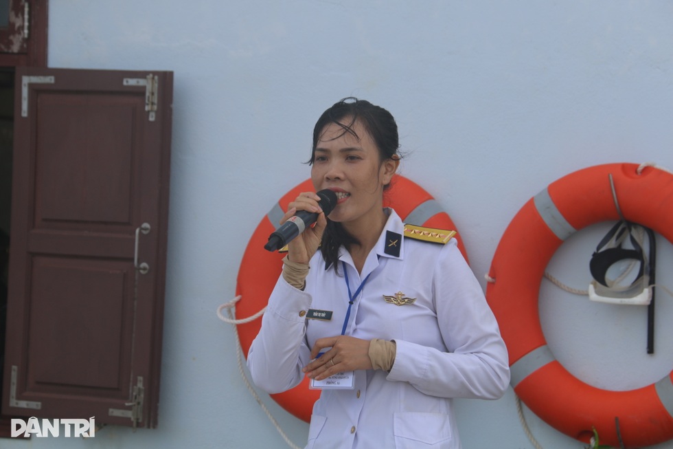 Tiếng hát của con gái liệt sỹ ngày trở lại Gạc Ma - 10