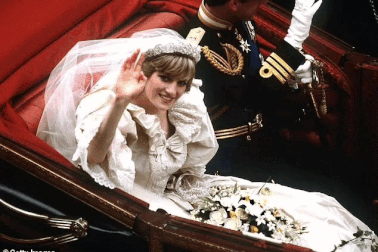 Chiếc vương miện "chịu lời nguyền bất hạnh" của công nương Diana