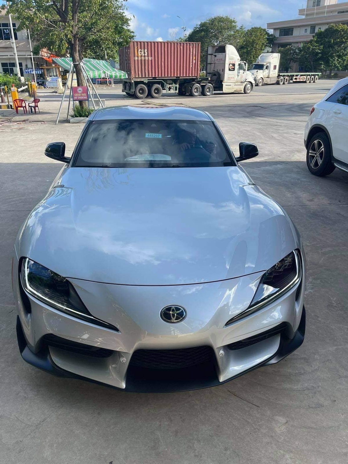 Xót xa hình ảnh Toyota GR Supra độc nhất Việt Nam dầm mưa dãi nắng - 4 Xót xa hình ảnh Toyota GR Supra độc nhất Việt Nam dầm mưa dãi nắng - 4