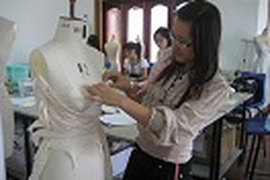 Cơ hội học bổng toàn phần của Học viện Thời trang London năm 2010