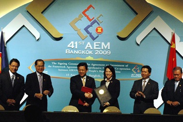 Trung Quốc và ASEAN ký hiệp định đầu tư 