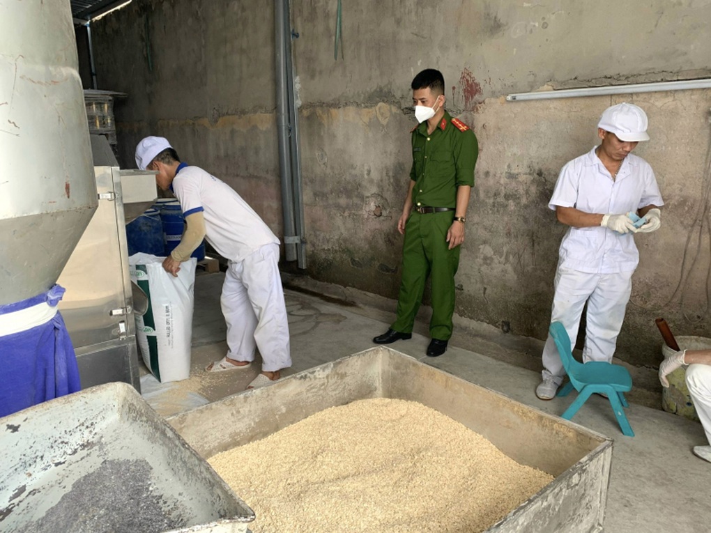 Công ty CP sữa Hà Lan sản xuất hàng vạn hộp sữa bột kém chất lượng - 2 Công ty CP sữa Hà Lan sản xuất hàng vạn hộp sữa bột kém chất lượng - 2