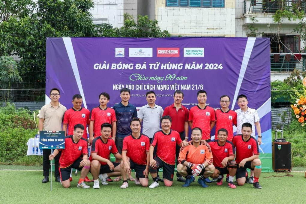 Ciputra Hanoi giao lưu bóng đá chào mừng ngày Báo chí Việt Nam - 4 Ciputra Hanoi giao lưu bóng đá chào mừng ngày Báo chí Việt Nam - 4