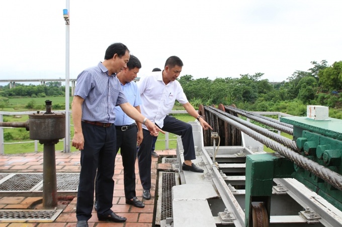 Kiểm tra công tác khai thác, vận hành các công trình thủy lợi để phục vụ sản xuất vụ Đông Xuân.