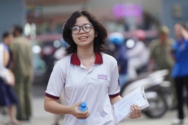 Miễn học phí với 14 nhóm học sinh, sinh viên