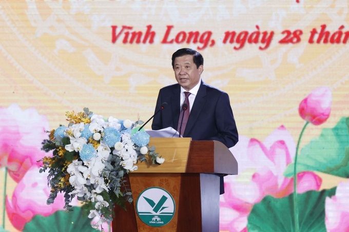 Bí thư Tỉnh ủy Vĩnh Long Bùi Văn Nghiêm đọc diễn văn khai mạc Lễ Kỷ niệm