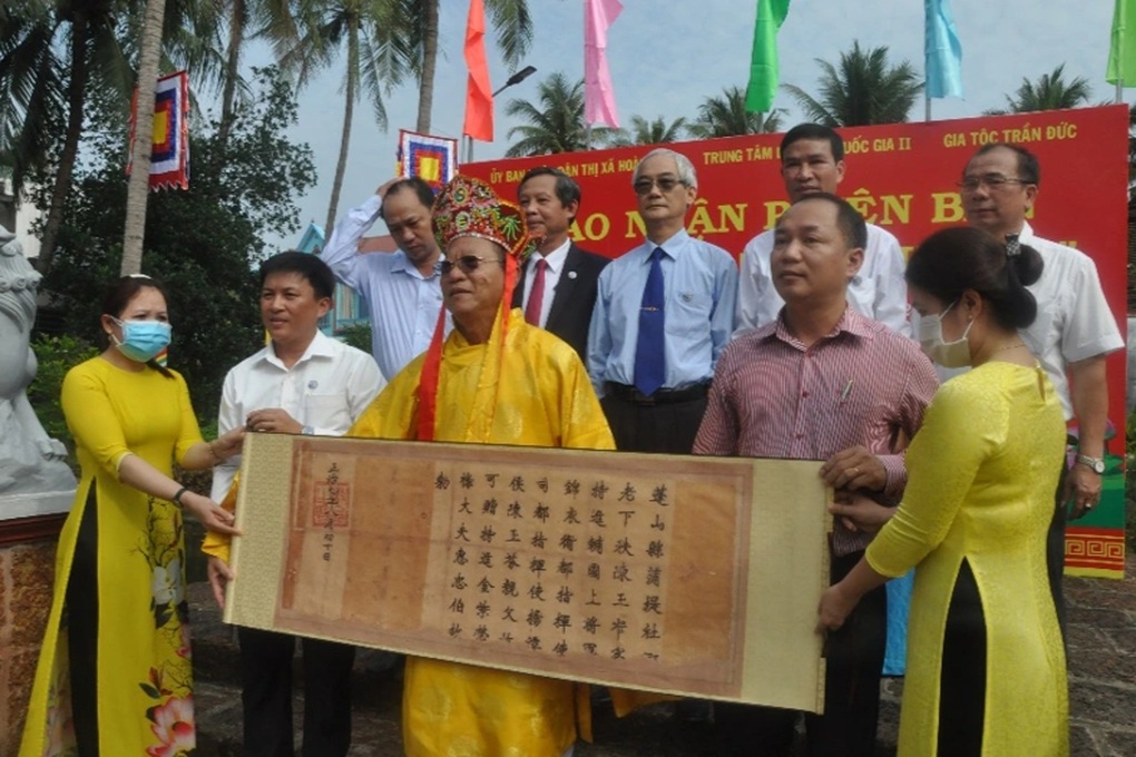 Người đàn ông hơn 35 năm hồi sinh tư liệu lịch sử - 3 Người đàn ông hơn 35 năm hồi sinh tư liệu lịch sử - 3