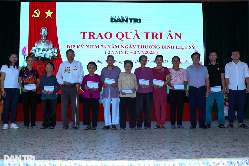 Báo Dân trí tri ân người có công với cách mạng tại Nghệ An - 7 Báo Dân trí tri ân người có công với cách mạng tại Nghệ An - 7