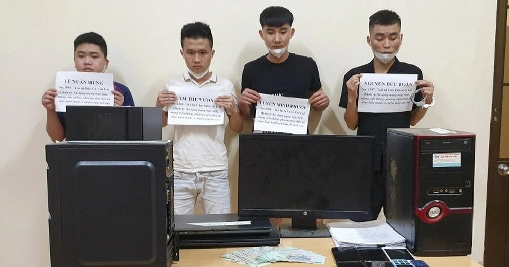 Khởi tố nhóm thanh niên 9X tuyển người bán hàng online để lừa đảo tiền tỷ - 1 Khởi tố nhóm thanh niên 9X tuyển người bán hàng online để lừa đảo tiền tỷ - 1