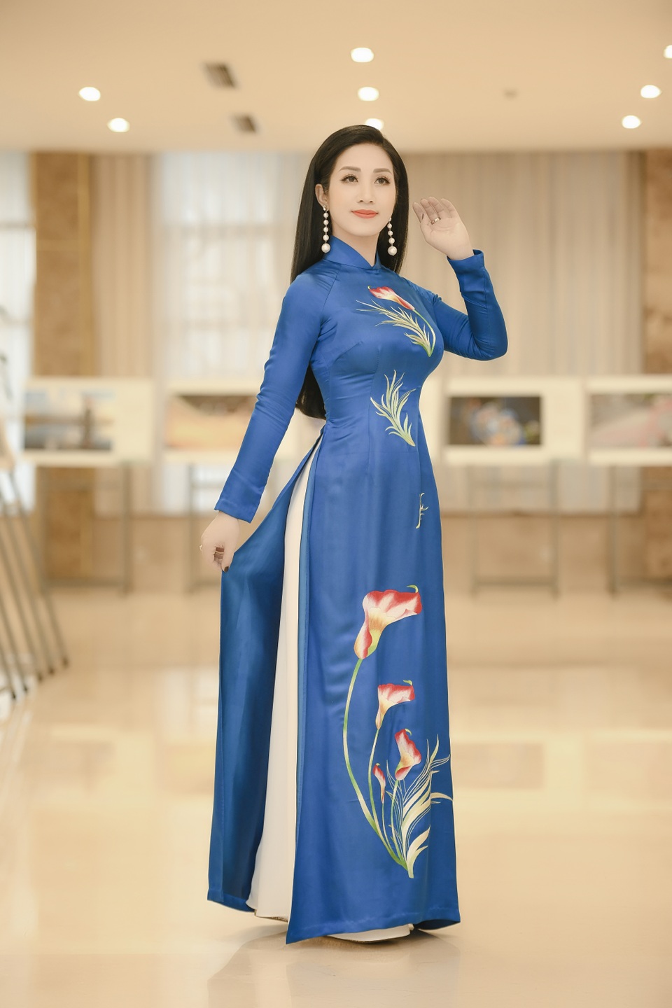 Sao Mai Phương Nga: “Mỗi người phụ nữ là một bông hoa đẹp!” - 3 Sao Mai Phương Nga: “Mỗi người phụ nữ là một bông hoa đẹp!” - 3