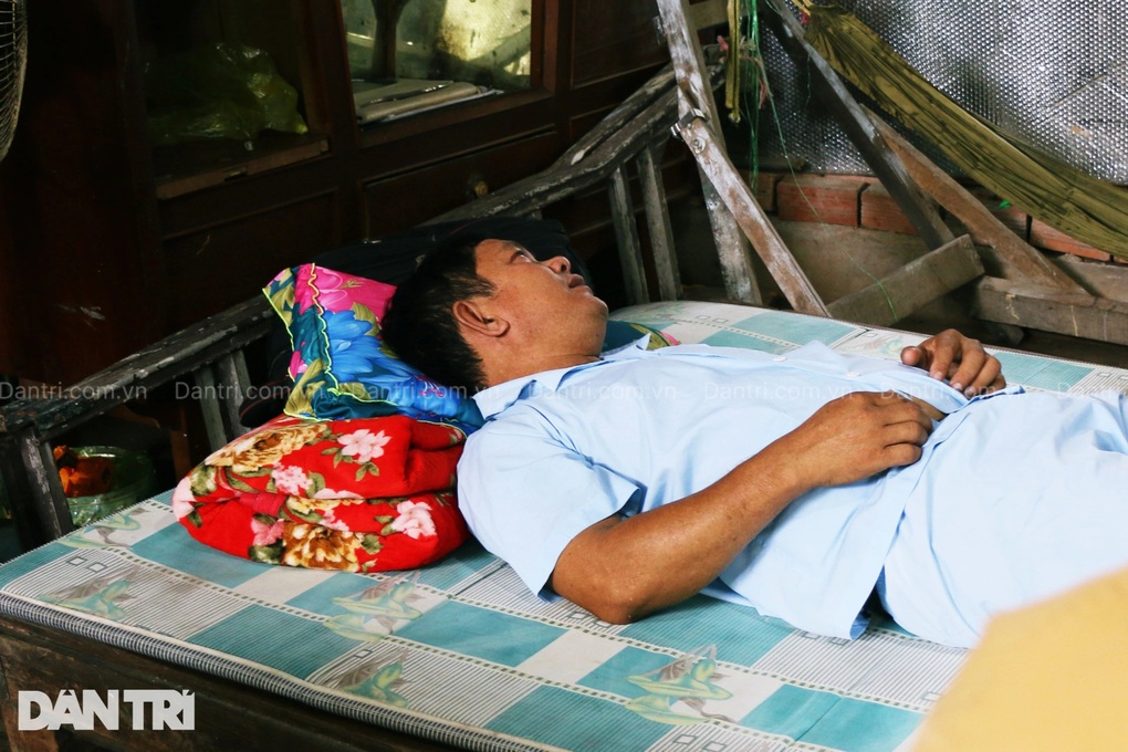 Kiệt quệ sau 5 năm chạy thận, người đàn ông bật khóc xin cơ hội sống - 2 Kiệt quệ sau 5 năm chạy thận, người đàn ông bật khóc xin cơ hội sống - 2