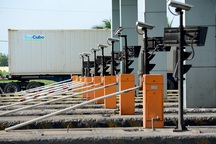 Cao tốc TPHCM - Trung Lương đầy rác, trạm thu phí hoen rỉ