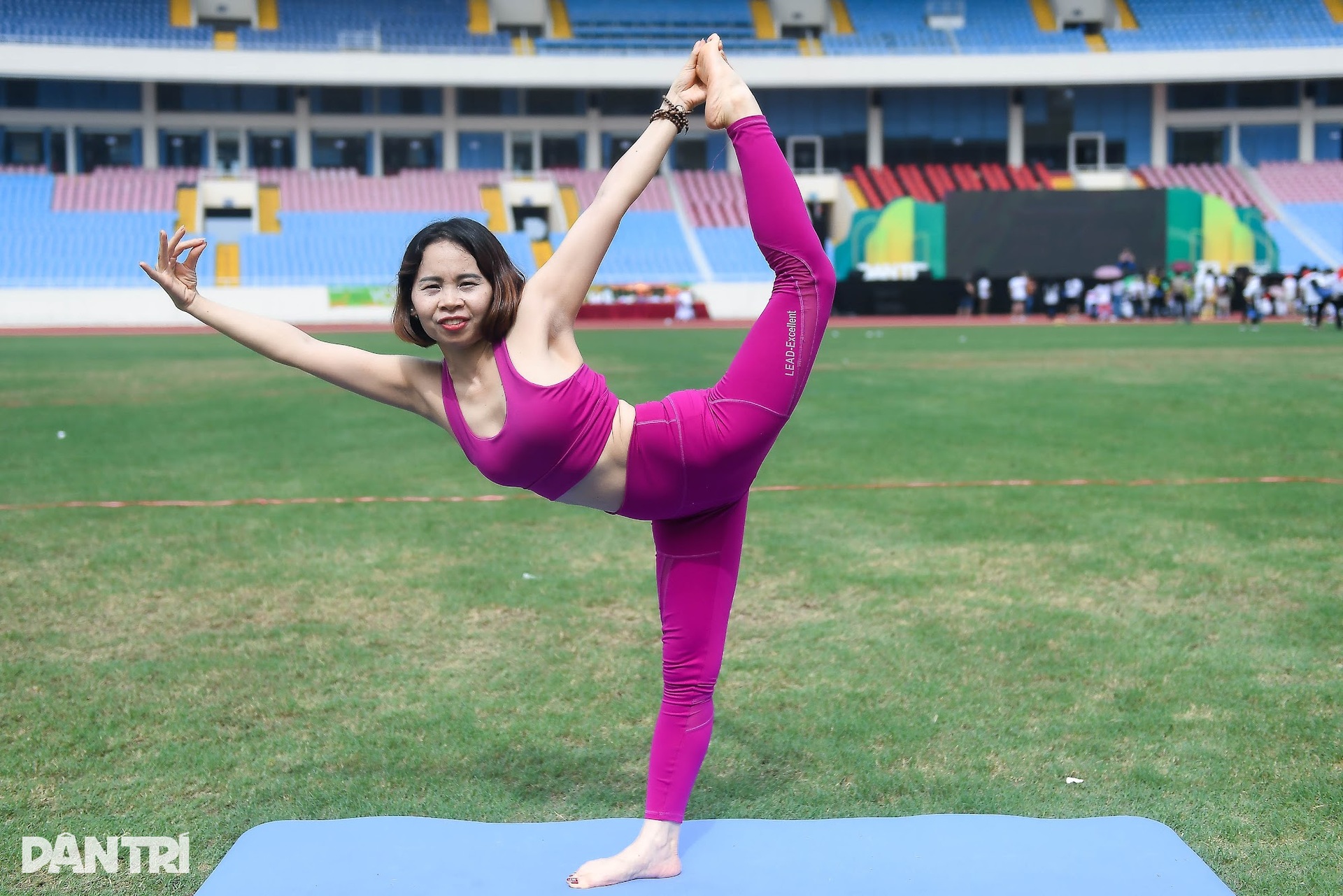 Khoảnh khắc ấn tượng sau màn đồng diễn yoga kỷ lục của 5.000 người - 9 Khoảnh khắc ấn tượng sau màn đồng diễn yoga kỷ lục của 5.000 người - 9