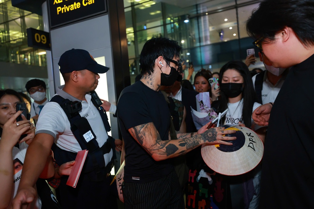 G-Dragon, CL cùng dàn sao K-Star Spark In Vietnam 2025 - Presented By VPBank đã có mặt tại Hà Nội - 6 G-Dragon, CL cùng dàn sao K-Star Spark In Vietnam 2025 - Presented By VPBank đã có mặt tại Hà Nội - 6