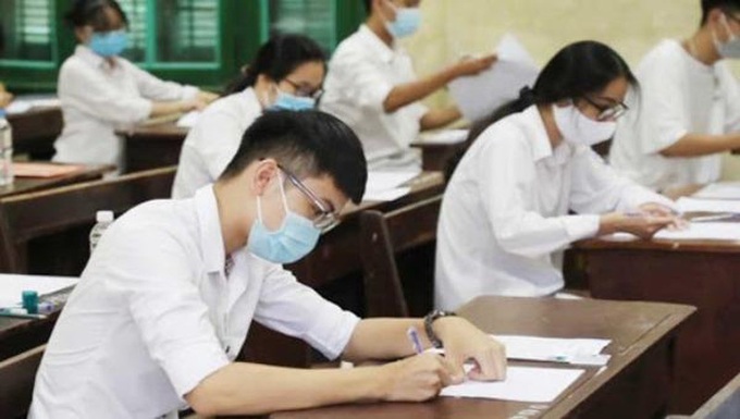 Bộ GD&ĐT sẽ cảnh cáo các trường vi phạm nguyên tắc xét tuyển bổ sung - Ảnh 1. Bộ GD&ĐT sẽ cảnh cáo các trường vi phạm nguyên tắc xét tuyển bổ sung - Ảnh 1.