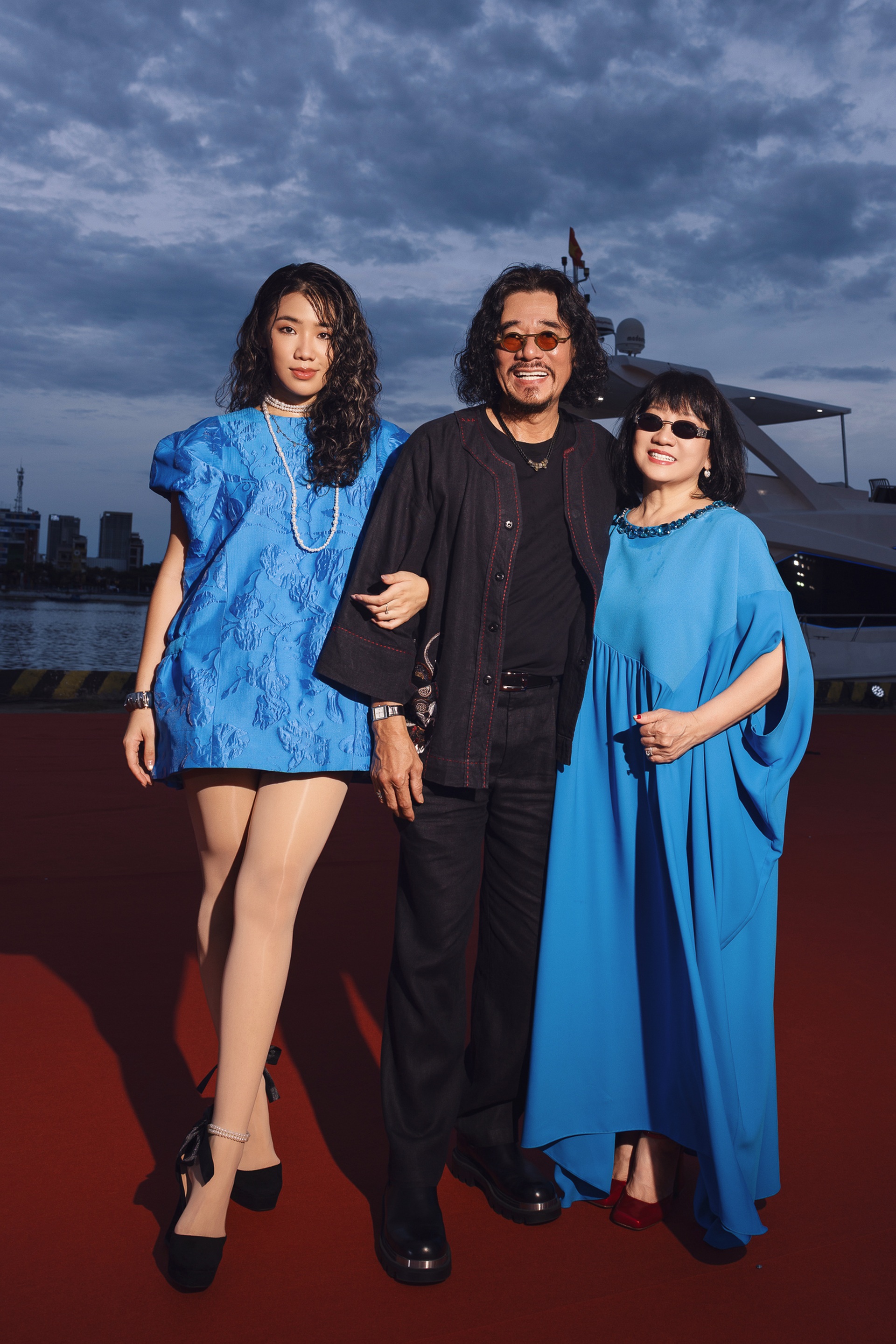 Thanh Lam và chồng bác sĩ sánh đôi dự show thời trang bên bờ sông Hàn - 7 Thanh Lam và chồng bác sĩ sánh đôi dự show thời trang bên bờ sông Hàn - 7