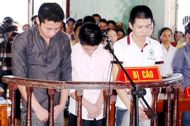 Dàn cảnh cướp xe trên đường Hồ Chí Minh