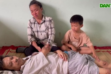 Số phận khốn khổ của người phụ nữ và bé trai bị bỏ rơi ở bìa rừng