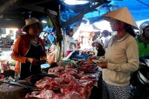 Hàng trăm tiểu thương bị giật hụi bạc tỷ