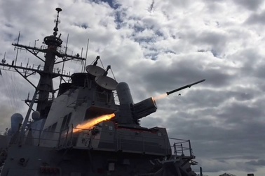 Tàu Mỹ nã tên lửa vào Syria từng bị chiến đấu cơ Nga áp sát