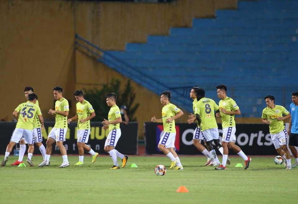 CLB Hà Nội 5-1 CLB TP.HCM: Văn Quyết, Quang Hải tỏa sáng rực rỡ - 15 CLB Hà Nội 5-1 CLB TP.HCM: Văn Quyết, Quang Hải tỏa sáng rực rỡ - 15