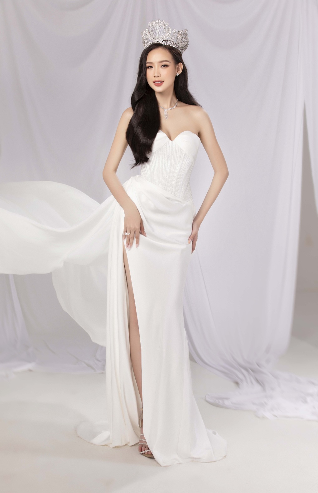 6 nàng hậu Miss World Vietnam chung khung hình, Á hậu Kiều Loan khác lạ - 4 6 nàng hậu Miss World Vietnam chung khung hình, Á hậu Kiều Loan khác lạ - 4