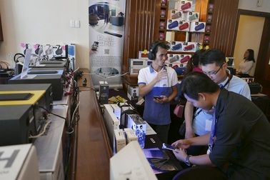 Nhiều thiết bị âm thanh "khủng" khoe tài tại AV Show 2016