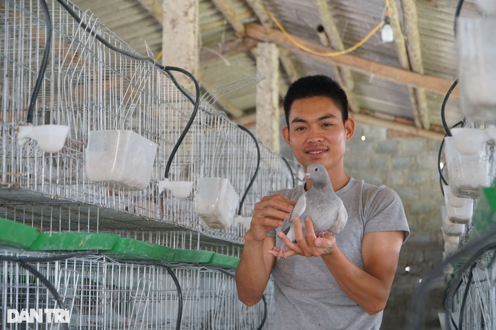 Người đàn ông gây bất ngờ từng là con nợ của cả làng - 1 Người đàn ông gây bất ngờ từng là con nợ của cả làng - 1