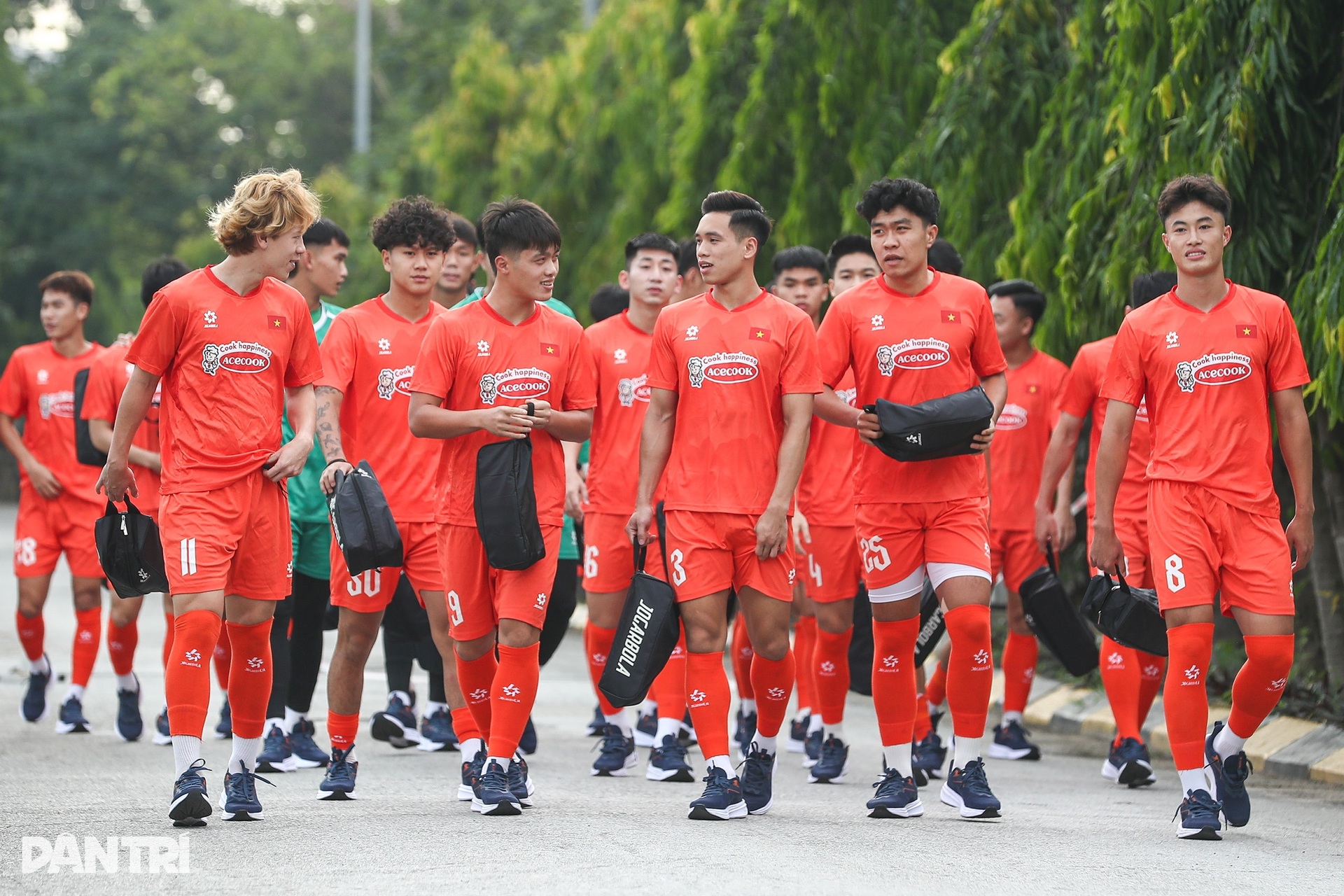 Ngôi sao Việt kiều Bùi Alex tích cực tập luyện cùng U22 Việt Nam - 1 Ngôi sao Việt kiều Bùi Alex tích cực tập luyện cùng U22 Việt Nam - 1