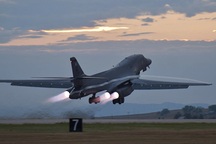 Dàn vũ khí của Mỹ và đồng minh trong cuộc không kích vào Syria