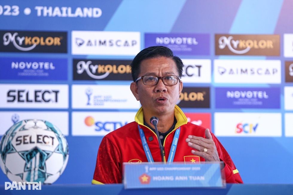 HLV Hoàng Anh Tuấn: “U23 Việt Nam cần hoàn thiện lối chơi ở giải châu Á” - 1 HLV Hoàng Anh Tuấn: “U23 Việt Nam cần hoàn thiện lối chơi ở giải châu Á” - 1