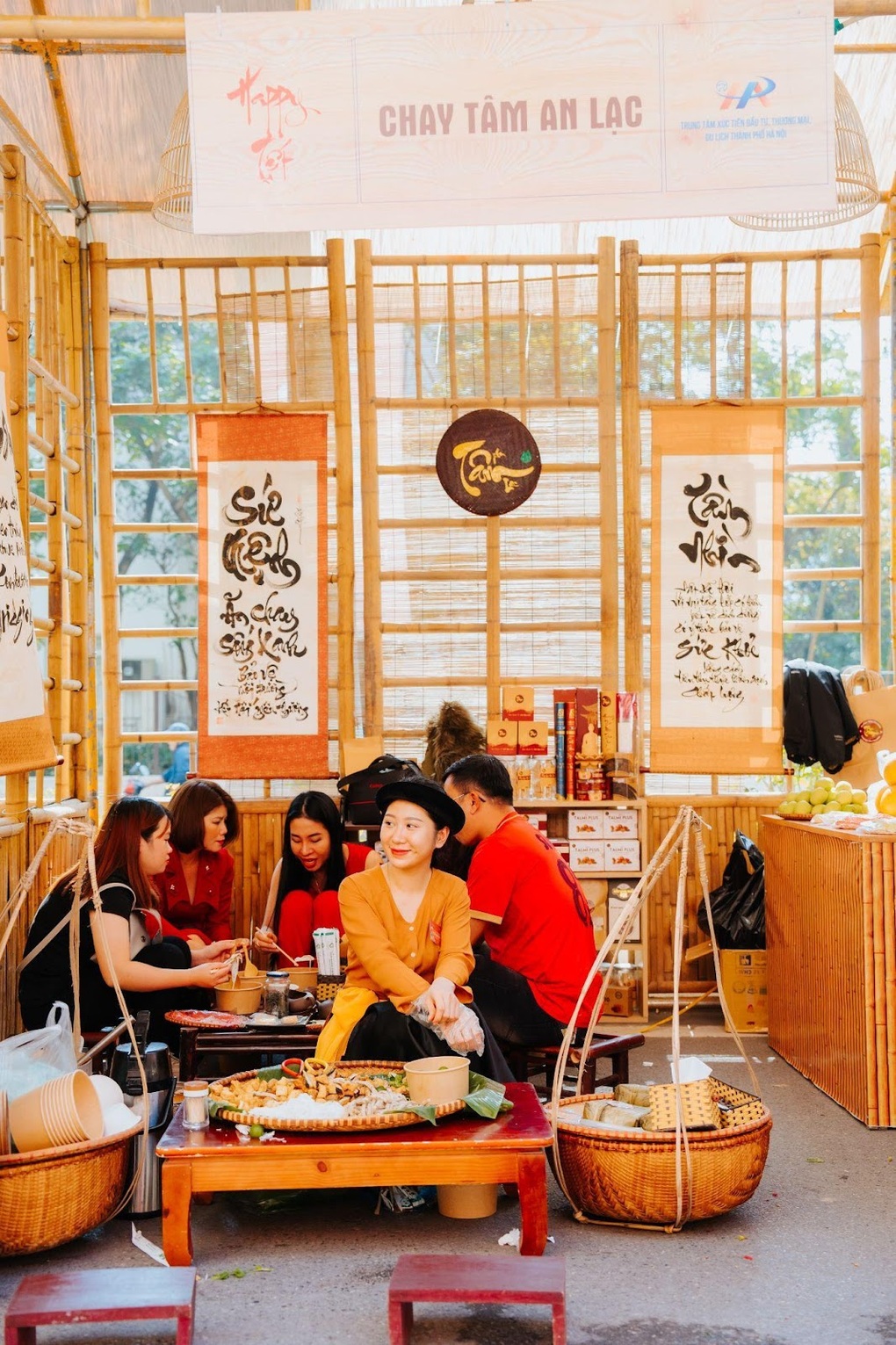 Đường hoa Home Hanoi Xuan 2023 thu hút giới trẻ Thủ đô - 5 Đường hoa Home Hanoi Xuan 2023 thu hút giới trẻ Thủ đô - 5
