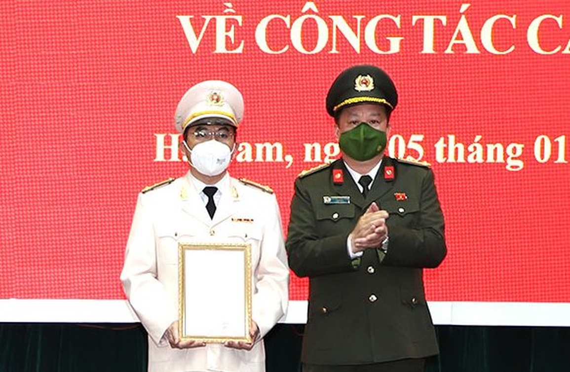 Trao quyết định của Bộ trưởng Bộ Công an về công tác tổ chức, cán bộ - 1 Trao quyết định của Bộ trưởng Bộ Công an về công tác tổ chức, cán bộ - 1