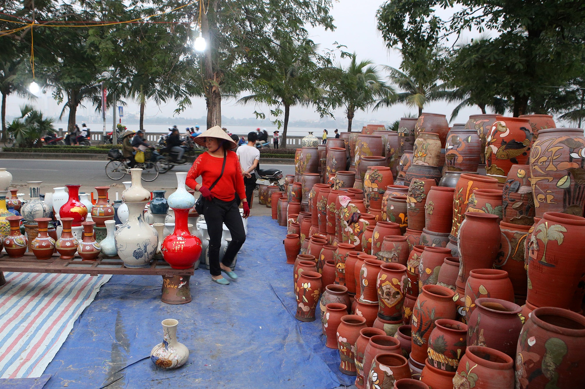 Cây đào gốc khủng giá hàng chục triệu đồng ra phố đón Tết Canh Tý - 14 Cây đào gốc khủng giá hàng chục triệu đồng ra phố đón Tết Canh Tý - 14