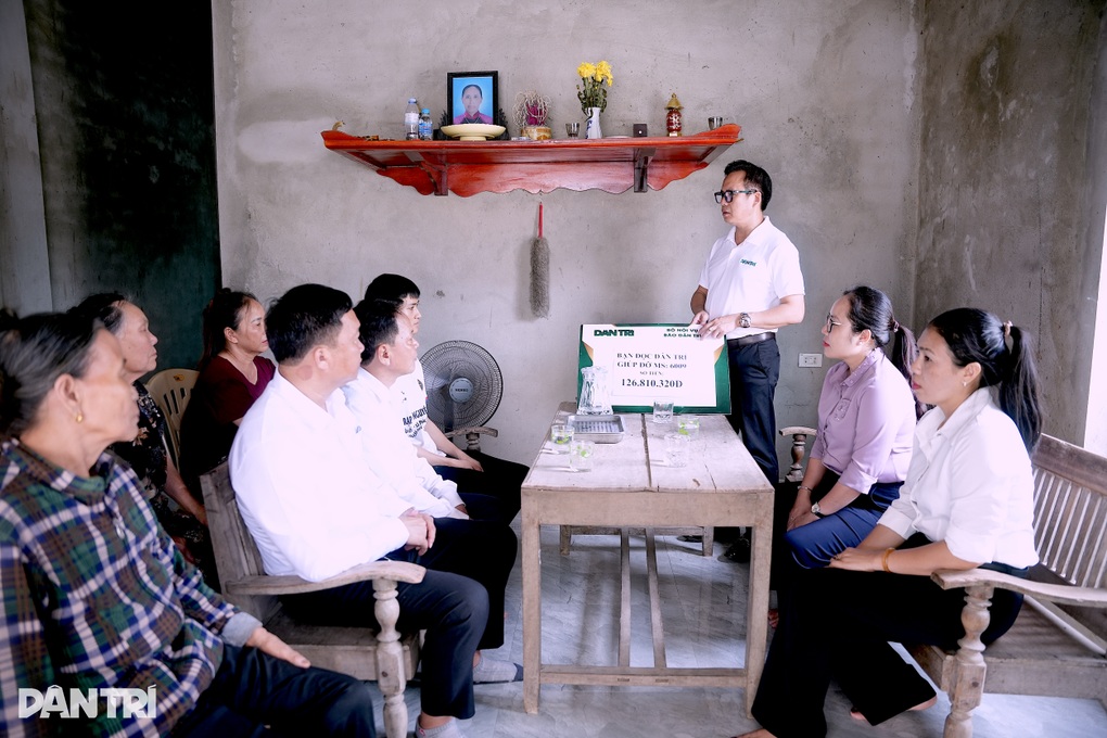 Bạn đọc Dân trí tiếp sức nam sinh mồ côi mẹ bước vào giảng đường - 1 Bạn đọc Dân trí tiếp sức nam sinh mồ côi mẹ bước vào giảng đường - 1