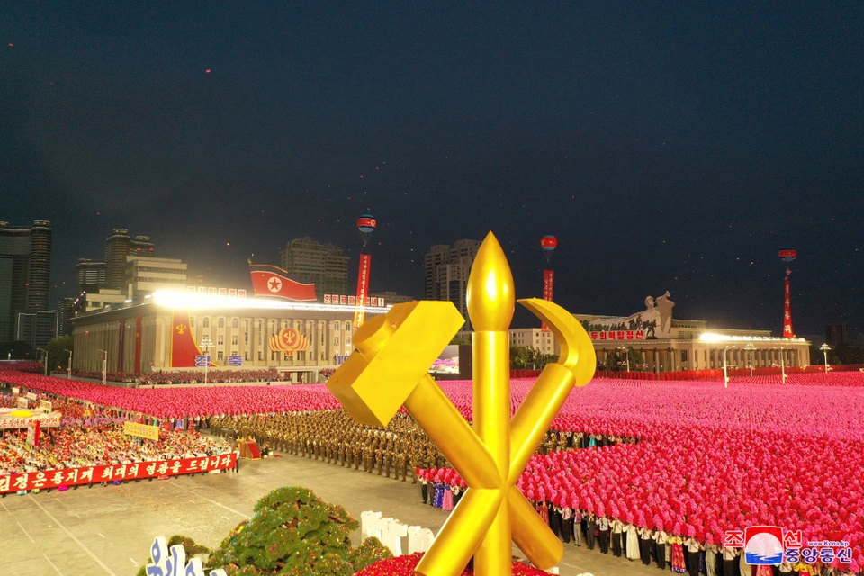 “Biển người” tham gia lễ duyệt binh hoành tráng của Triều Tiên - 4 “Biển người” tham gia lễ duyệt binh hoành tráng của Triều Tiên - 4