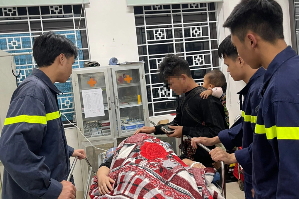 Giải cứu người mẹ trẻ địu con đòi nhảy cầu tự tử - 2 Giải cứu người mẹ trẻ địu con đòi nhảy cầu tự tử - 2